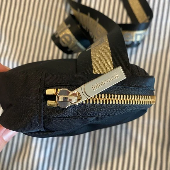 Lululemon Wordmark Everywhere Beltbag 1L - Picture 3 of 9